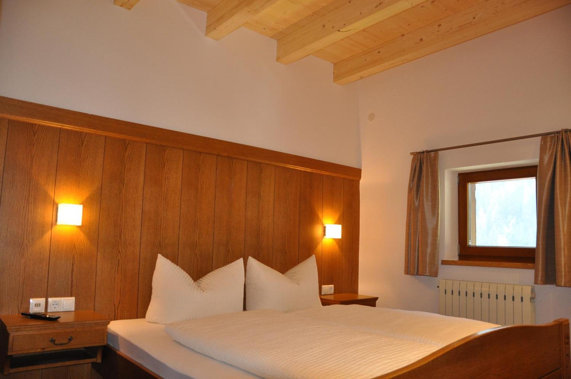 Apart - und Frühstückspension Jägerheim Kaunertal Habitación foto